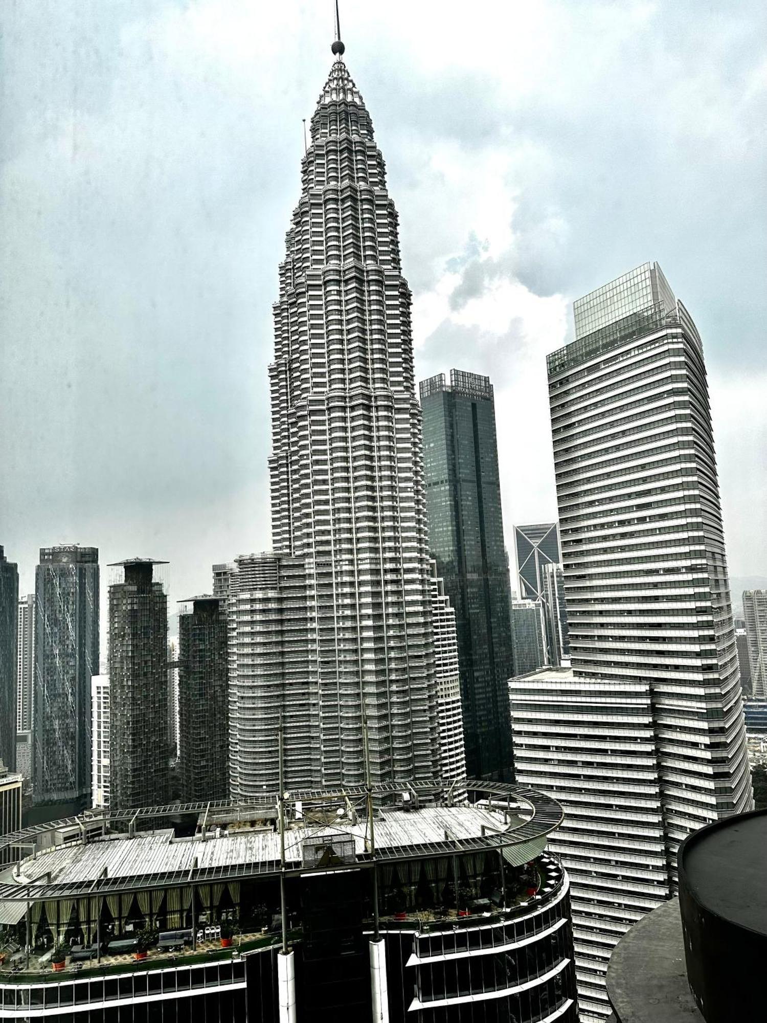 Sky Suites Klcc By Arman Kuala Lumpur Exterior photo